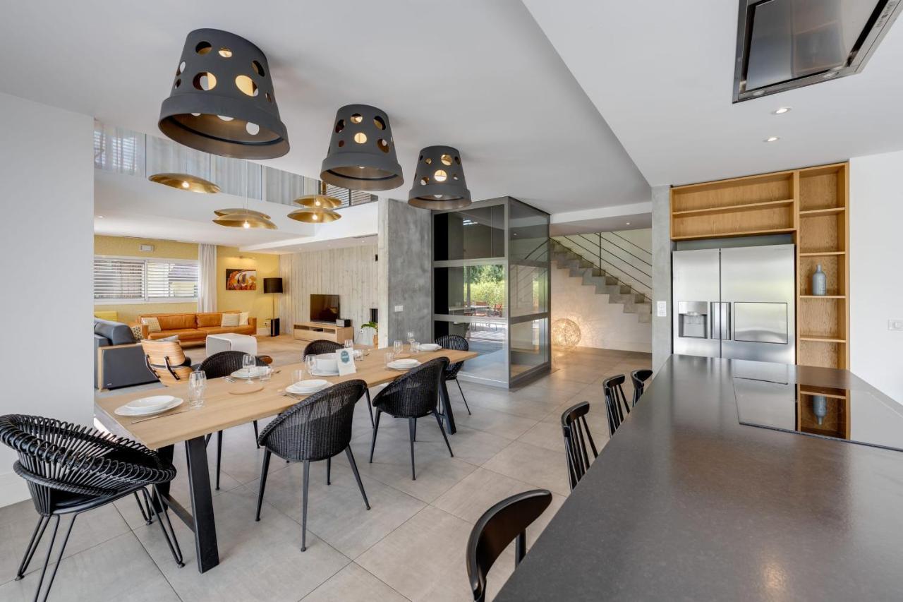 Le Kube - Appartements De Prestige Au Centre D'Annecy Exteriör bild