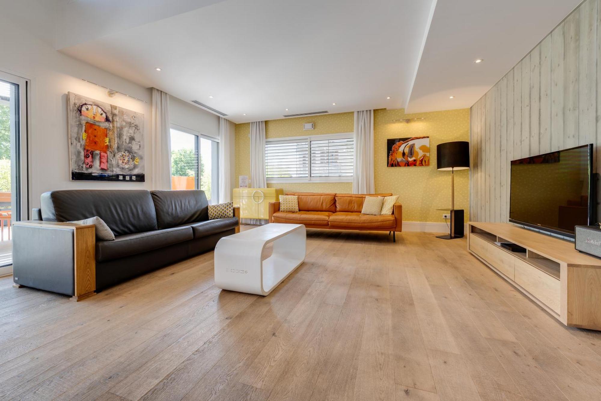 Le Kube - Appartements De Prestige Au Centre D'Annecy Rum bild