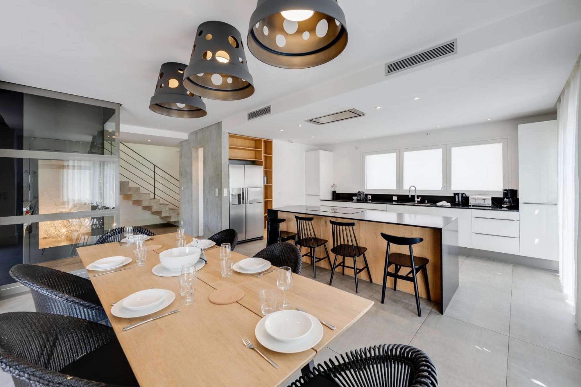 Le Kube - Appartements De Prestige Au Centre D'Annecy Rum bild